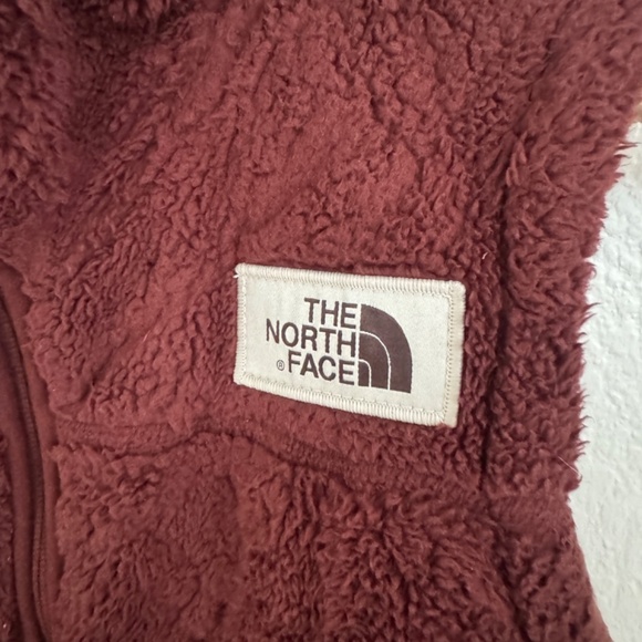 North Face Campshire Vest Burgundy Brown Sherpa Fleece - Picture 3 of 4